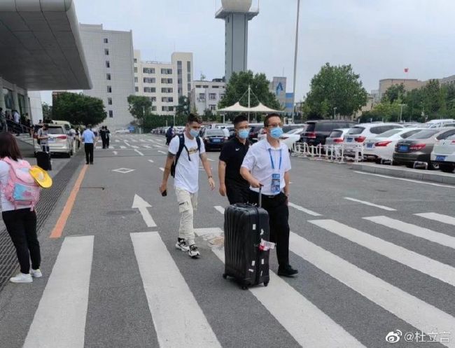 如雨后春笋般生长的电影院带来了银幕数量快速激增，但人均观影次数、观影人次的增速却远滞后于电影银幕的增速